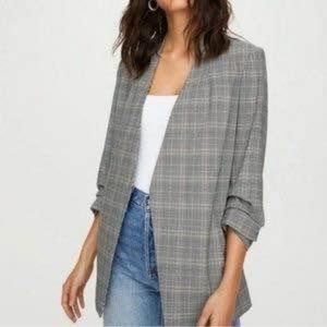 Aritzia power blazer size 6